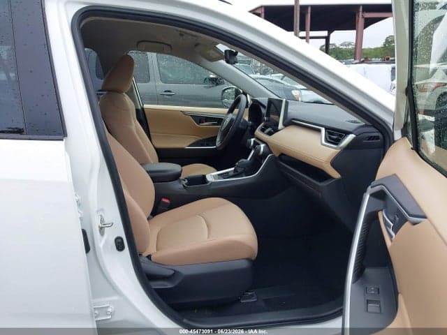 2025 TOYOTA RAV4 XLE 5