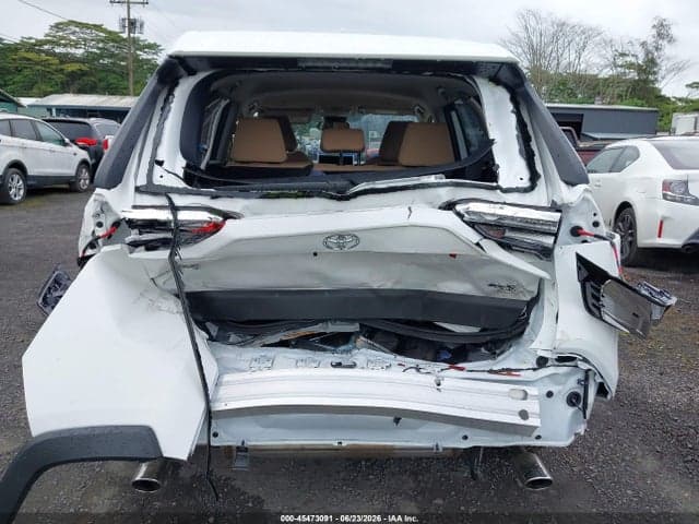 2025 TOYOTA RAV4 XLE 6