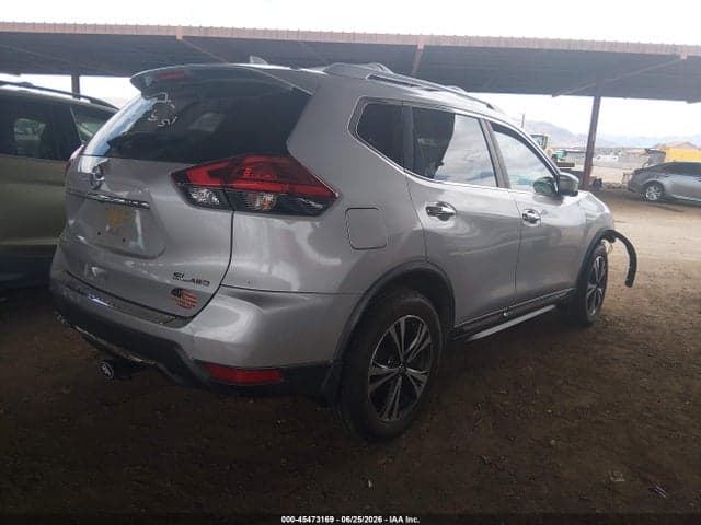 2017 NISSAN ROGUE SL 4