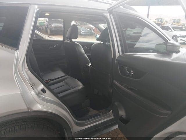 2017 NISSAN ROGUE SL 8