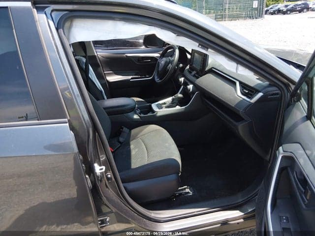 2020 TOYOTA RAV4 LE 5