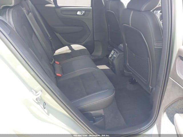2023 VOLVO XC40 RECHARGE 8