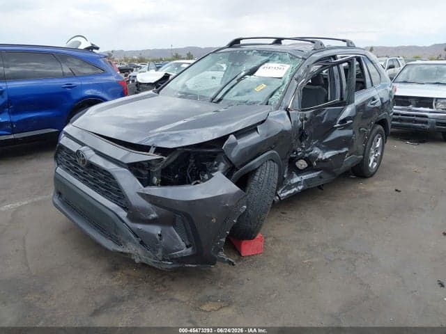 2023 TOYOTA RAV4 XLE 2