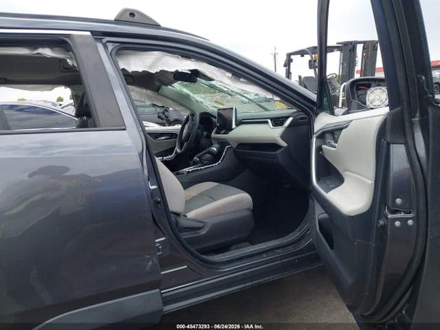 2023 TOYOTA RAV4 XLE 5