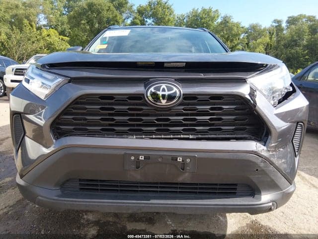 2022 TOYOTA RAV4 XLE 18