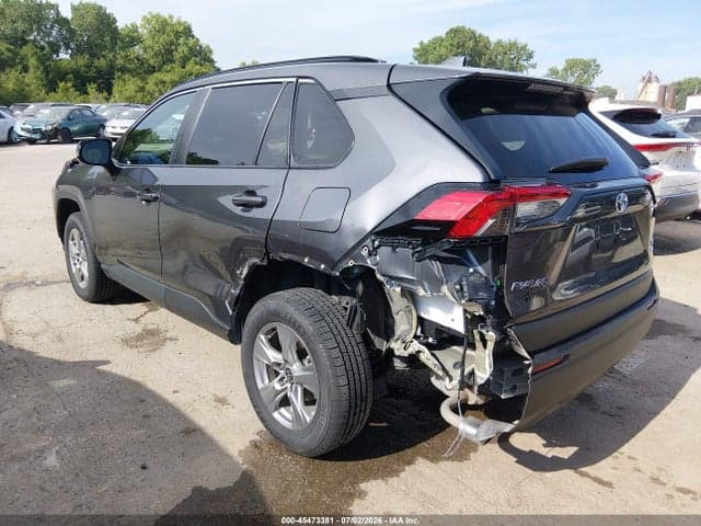 2022 TOYOTA RAV4 XLE 3