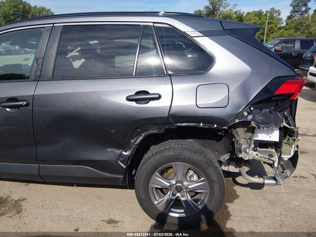 2022 TOYOTA RAV4 XLE 6