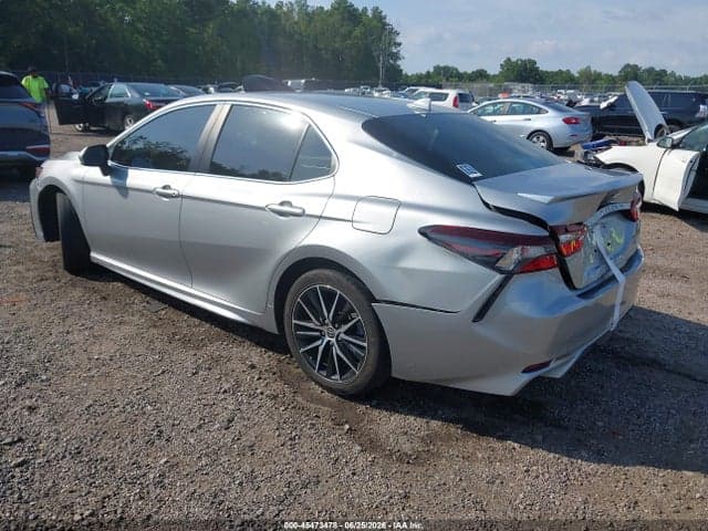 2021 TOYOTA CAMRY SE 3