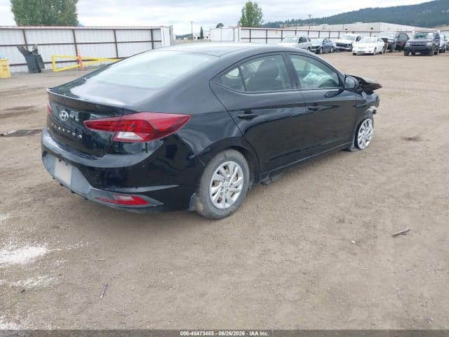 2019 HYUNDAI ELANTRA SE 4