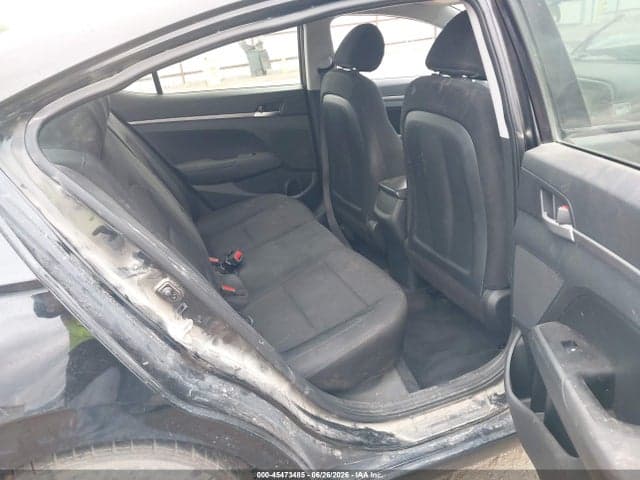 2019 HYUNDAI ELANTRA SE 8