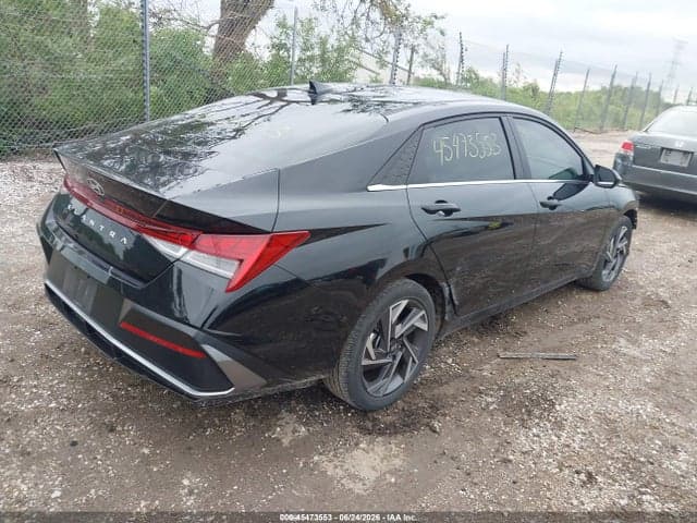 2024 HYUNDAI ELANTRA SEL 4