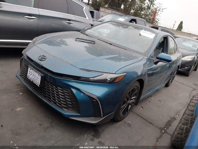 2026 TOYOTA CAMRY SE 2
