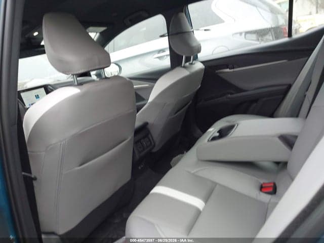 2026 TOYOTA CAMRY SE 18