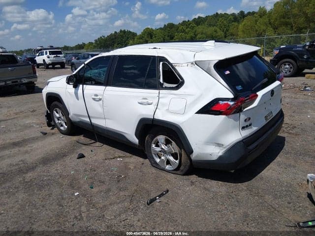 2020 TOYOTA RAV4 XLE 3