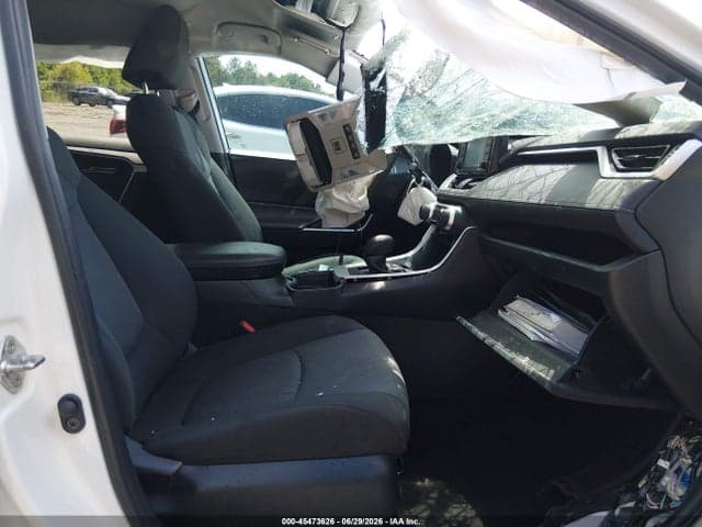 2020 TOYOTA RAV4 XLE 5