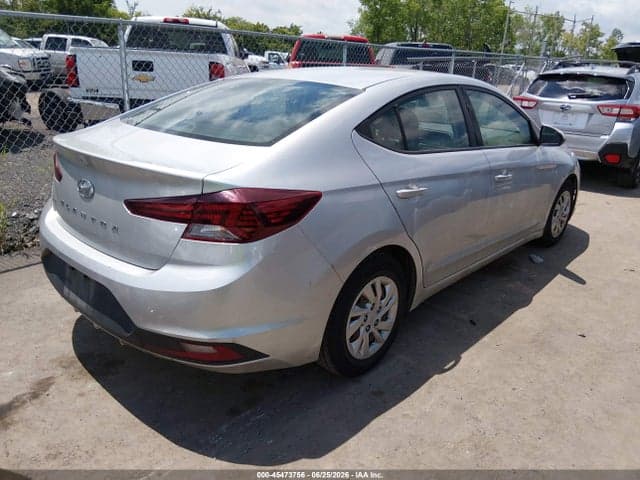 2019 HYUNDAI ELANTRA SE 4