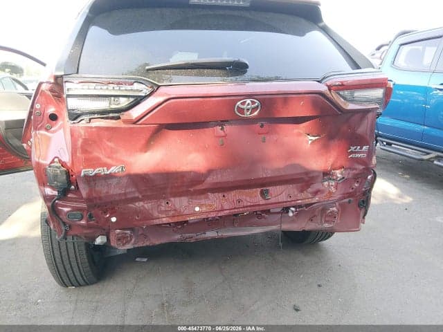 2025 TOYOTA RAV4 XLE PREMIUM 6