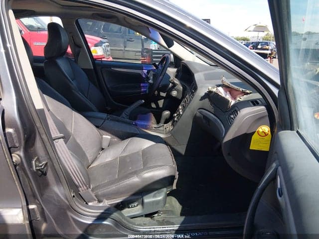 2004 VOLVO S60 T5 5