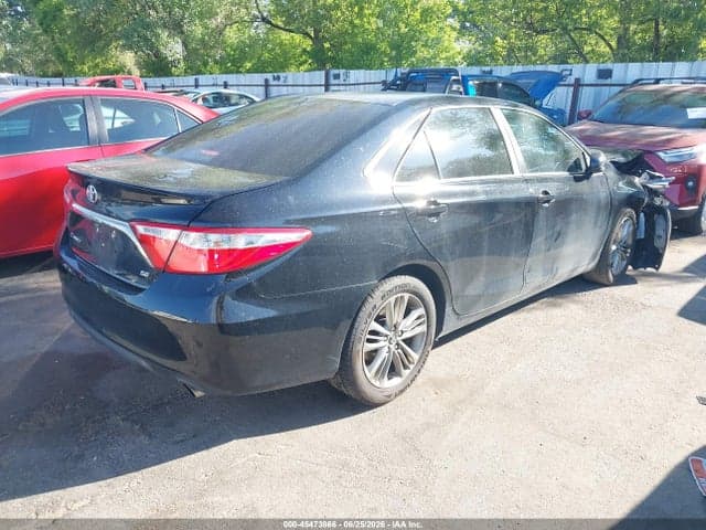 2017 TOYOTA CAMRY SE 4