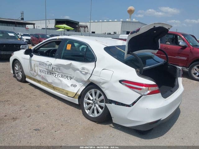 2019 TOYOTA CAMRY LE 3