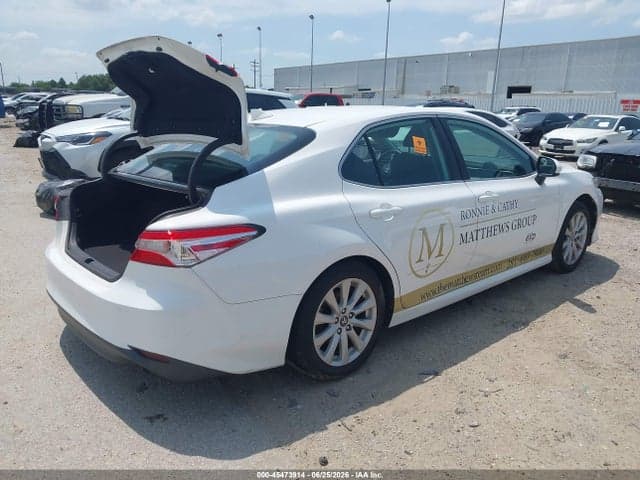 2019 TOYOTA CAMRY LE 4
