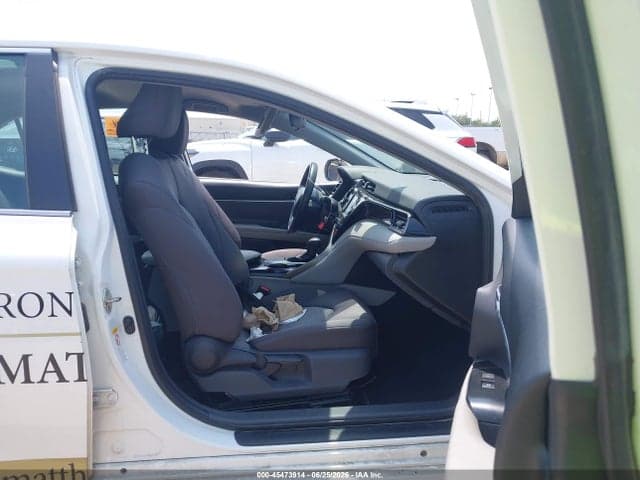 2019 TOYOTA CAMRY LE 5