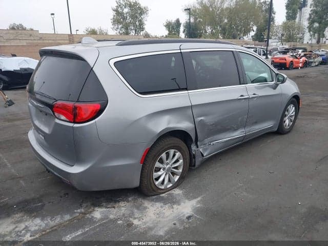 2017 CHRYSLER PACIFICA TOURING-L 4