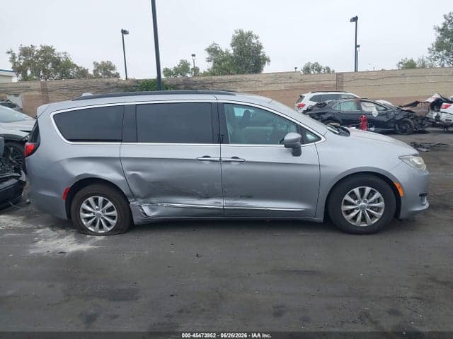 2017 CHRYSLER PACIFICA TOURING-L 6