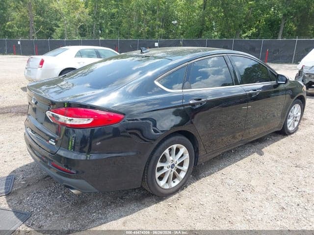 2019 FORD FUSION SE 4