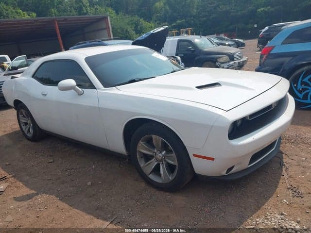 2016 DODGE CHALLENGER SXT 1