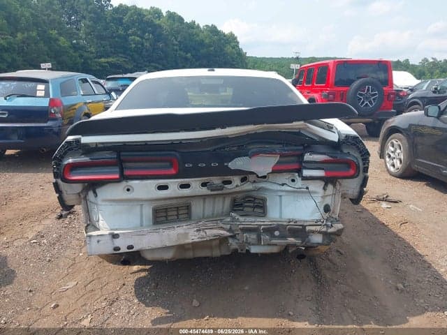 2016 DODGE CHALLENGER SXT 6