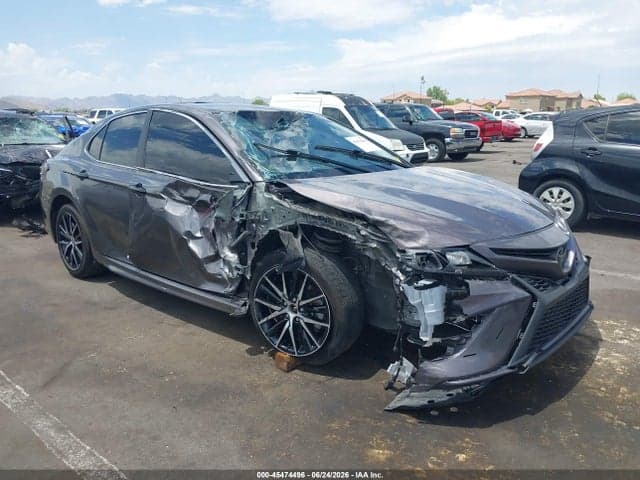 2024 TOYOTA CAMRY SE - 1