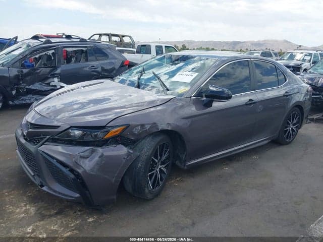 2024 TOYOTA CAMRY SE 2