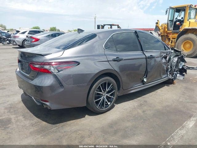 2024 TOYOTA CAMRY SE 4