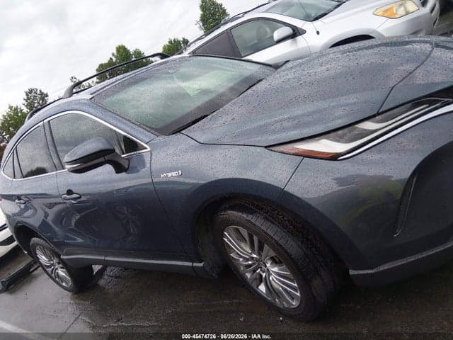 2021 TOYOTA VENZA LIMITED 13