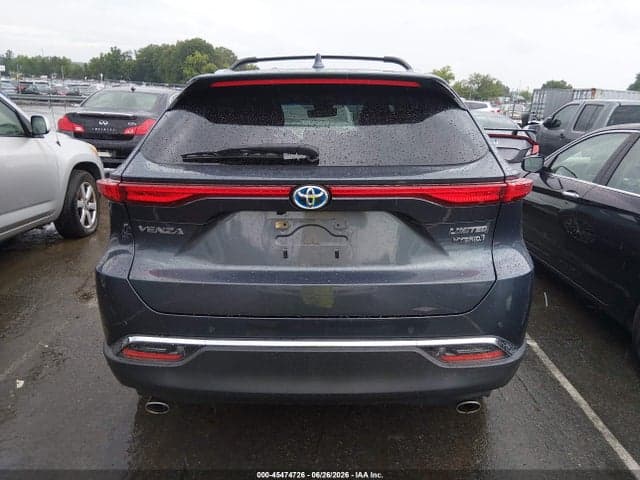 2021 TOYOTA VENZA LIMITED 16