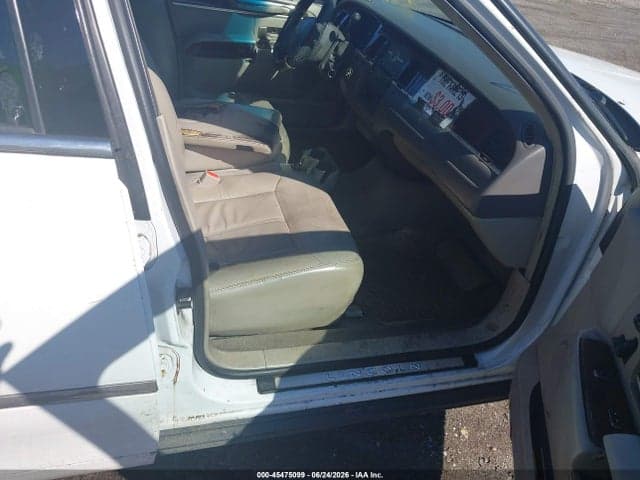 2007 LINCOLN TOWN CAR 5