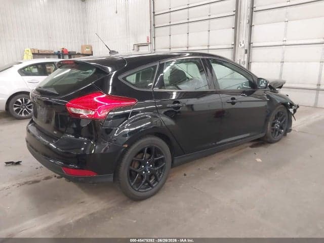 2017 FORD FOCUS SE 4