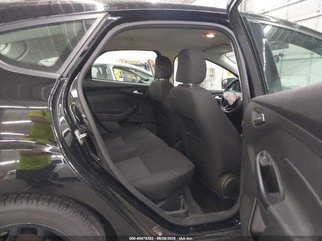 2017 FORD FOCUS SE 8