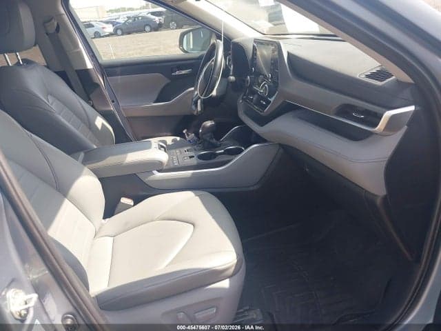 2020 TOYOTA HIGHLANDER XLE 5