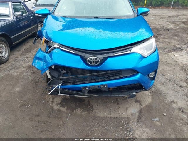 2017 TOYOTA RAV4 XLE 12