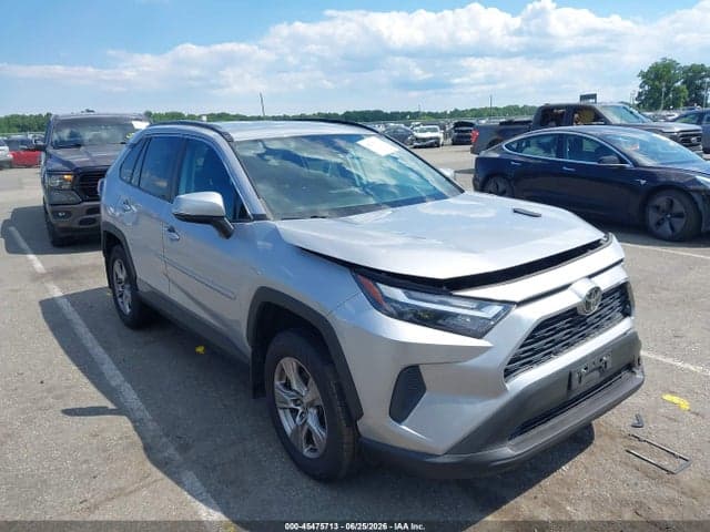 2022 TOYOTA RAV4 XLE 1