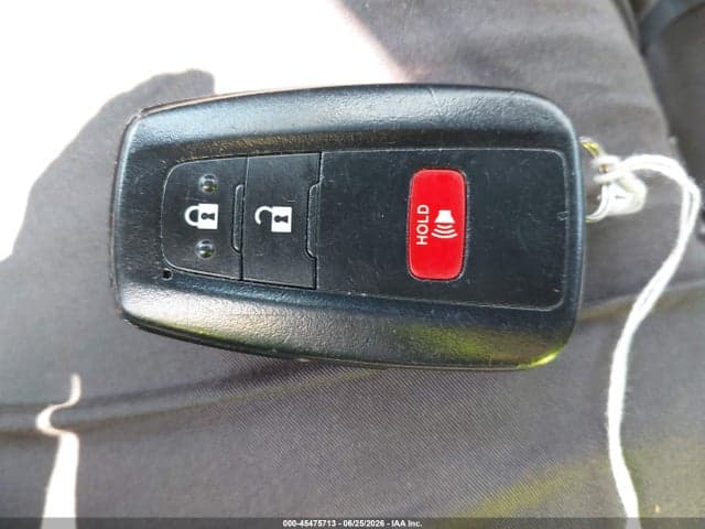 2022 TOYOTA RAV4 XLE 11
