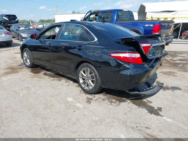 2017 TOYOTA CAMRY SE 3