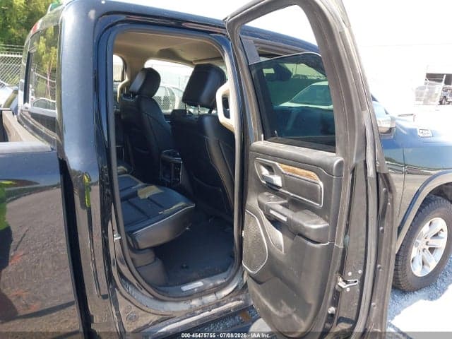 2020 RAM 1500 LARAMIE 4X4 6'4 BOX 8