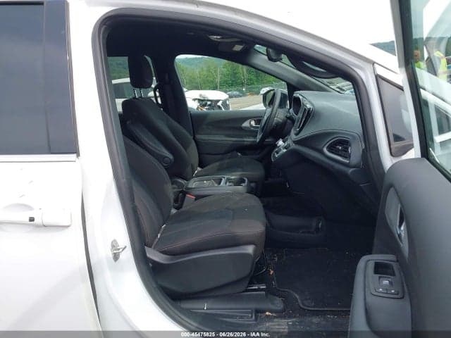 2024 CHRYSLER PACIFICA TOURING 5
