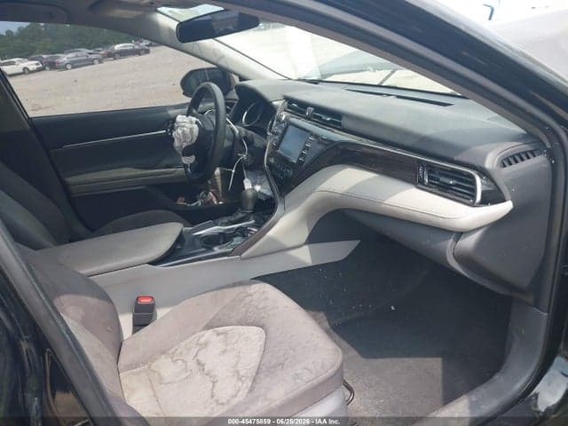 2019 TOYOTA CAMRY LE 5