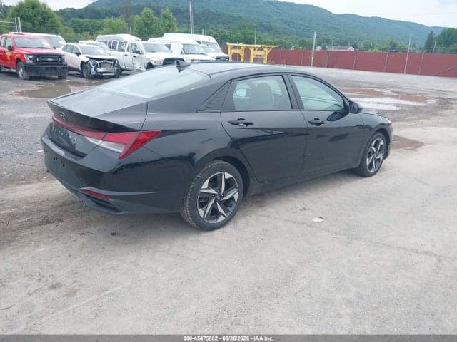 2023 HYUNDAI ELANTRA SEL 4