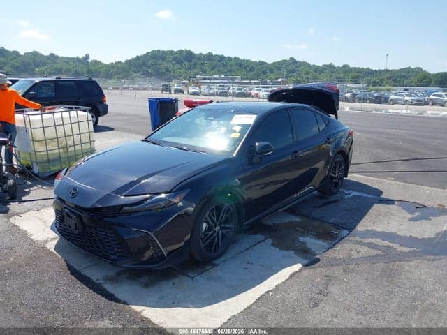 2025 TOYOTA CAMRY XSE 2
