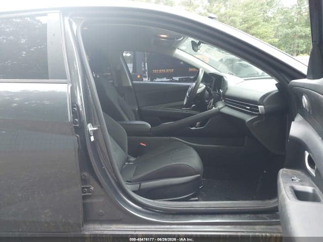 2021 HYUNDAI ELANTRA SE 5
